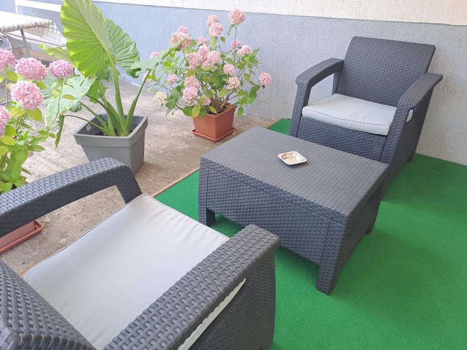 Seating area