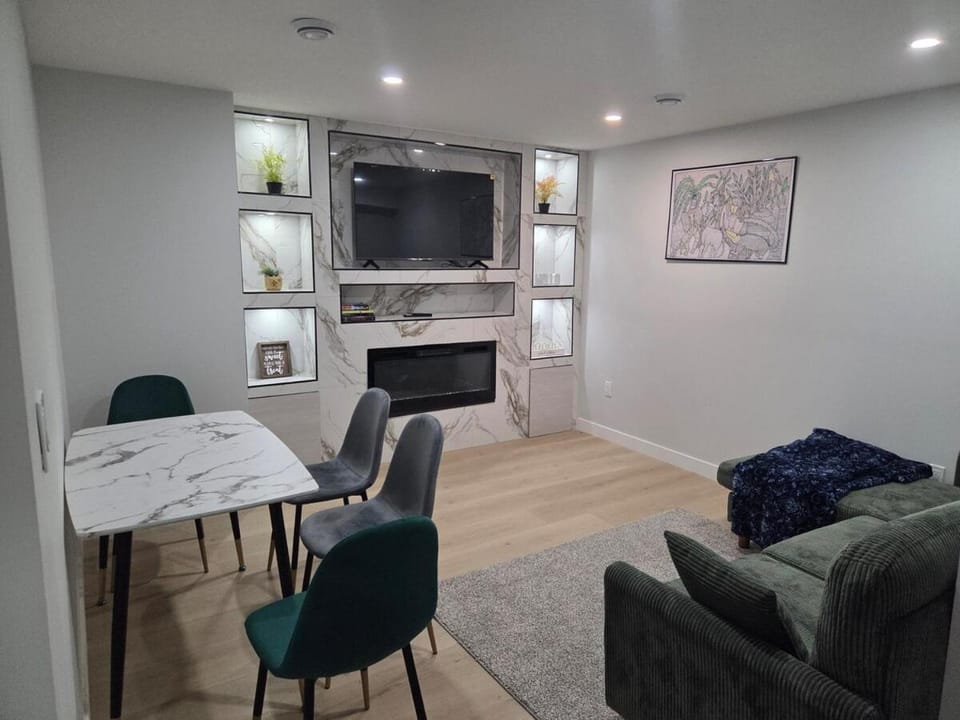 TV and multimedia, Living room, Seating area