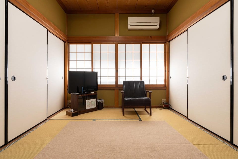 伊根舟屋の宿あうら-FUNAYA Aura- Bed and Breakfast in Kyoto Prefecture