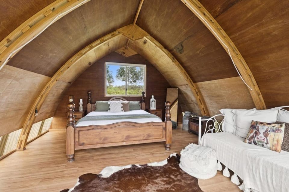 Bakers Hut - Off Grid Farm Stay House in Bellingen