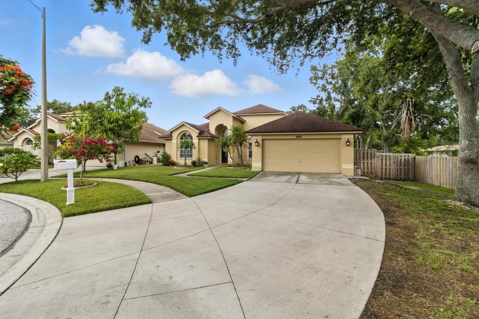 Traditional Home in Tampa House in Town N Country