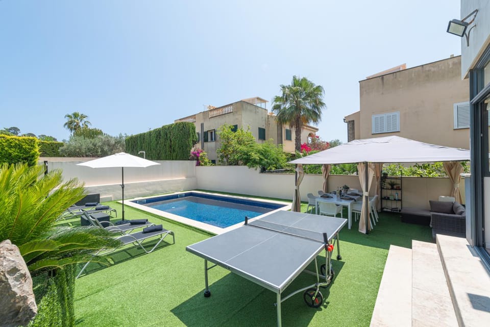 Garden, Table tennis, Swimming pool