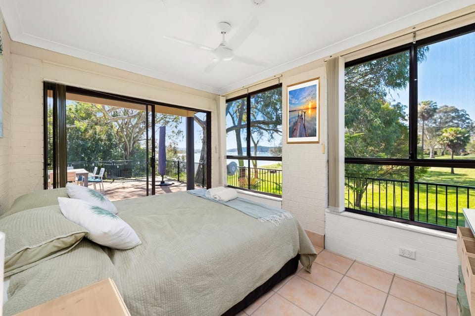 Bayview Cottage Waterfront Soldiers Point House in New South Wales