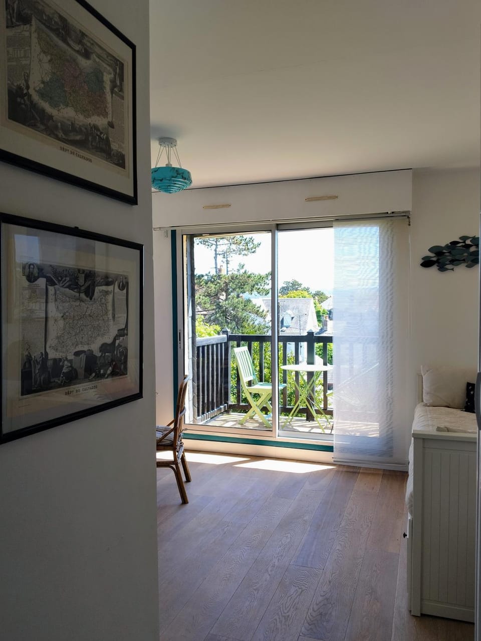 View (from property/room), Balcony/Terrace, Dining area, Garden view