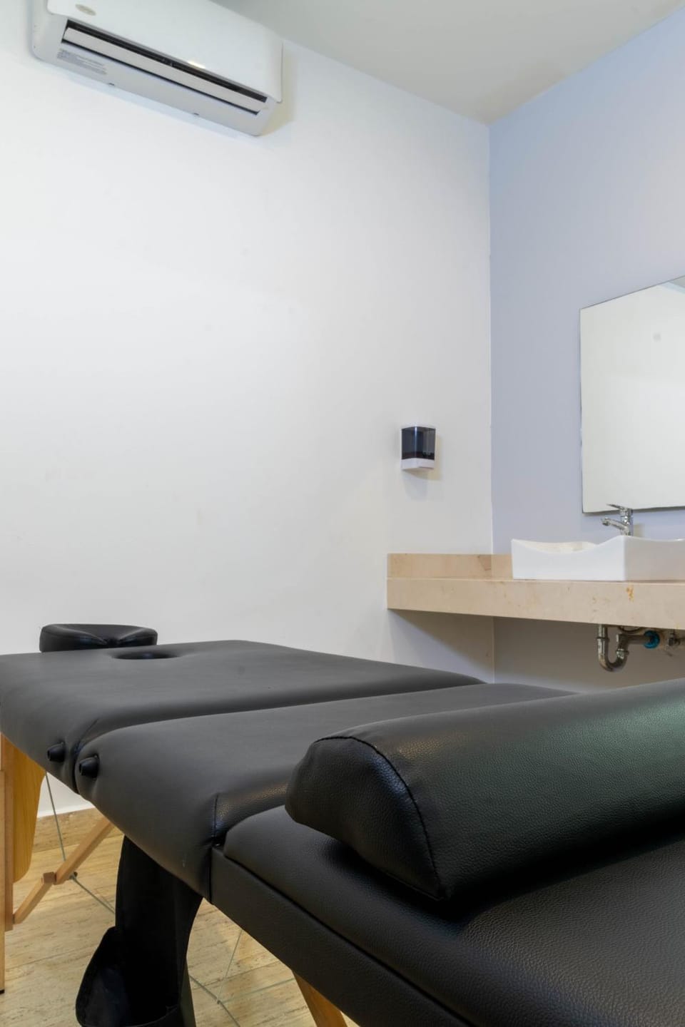Massage, Spa and wellness centre/facilities