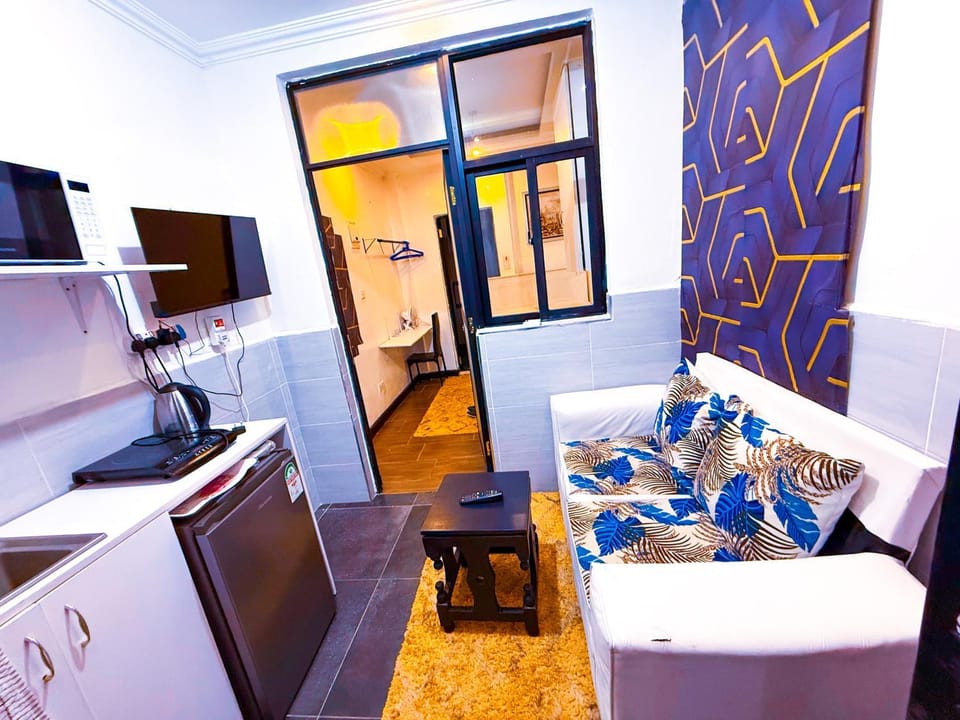 Bed, Kitchen or kitchenette, Photo of the whole room, Bedroom, minibar, oven, washing machine, dryer