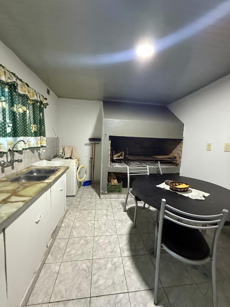 Kitchen or kitchenette, Dining area, minibar, pet friendly, stove