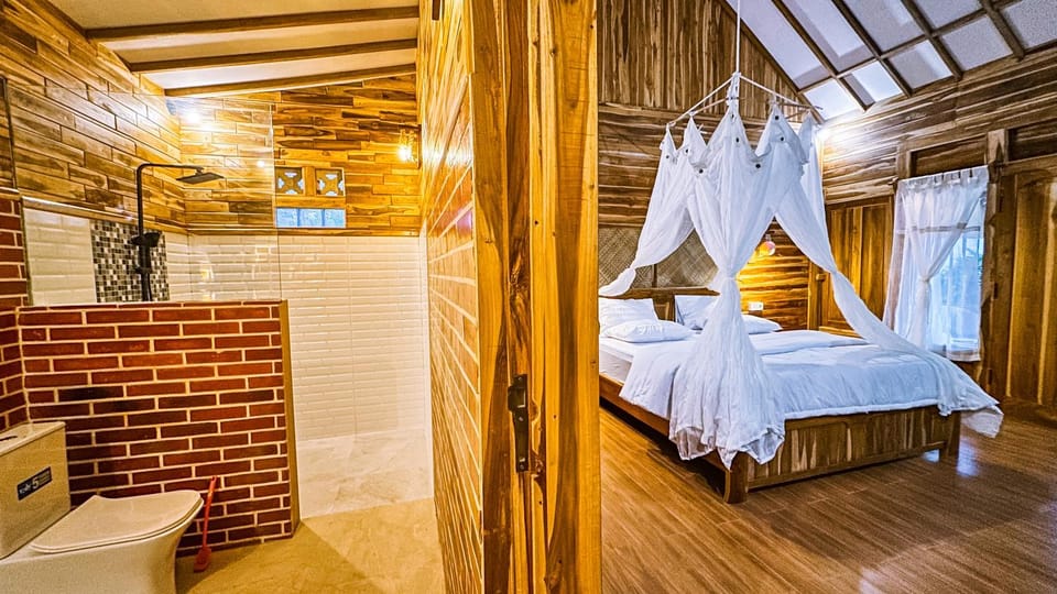 Toilet, Bed, Bathroom, Bedroom
