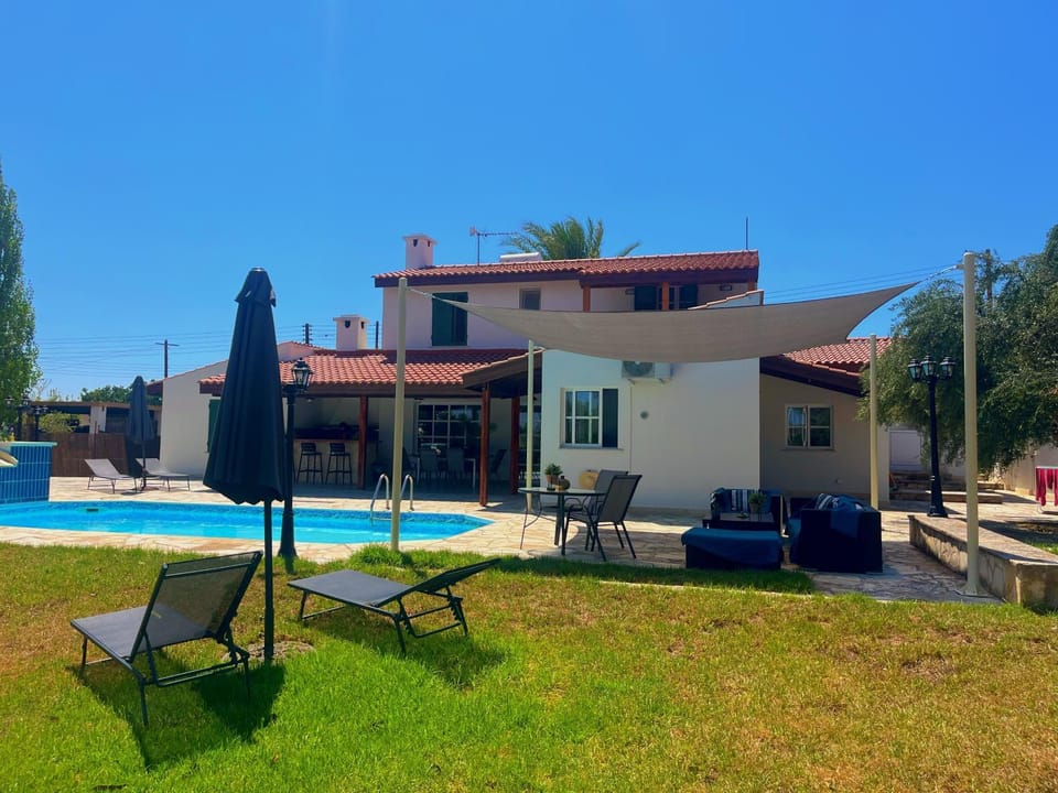 Property building, View (from property/room), City view, Garden view, Pool view, Pool view, Swimming pool, Swimming pool, Swimming pool, Location