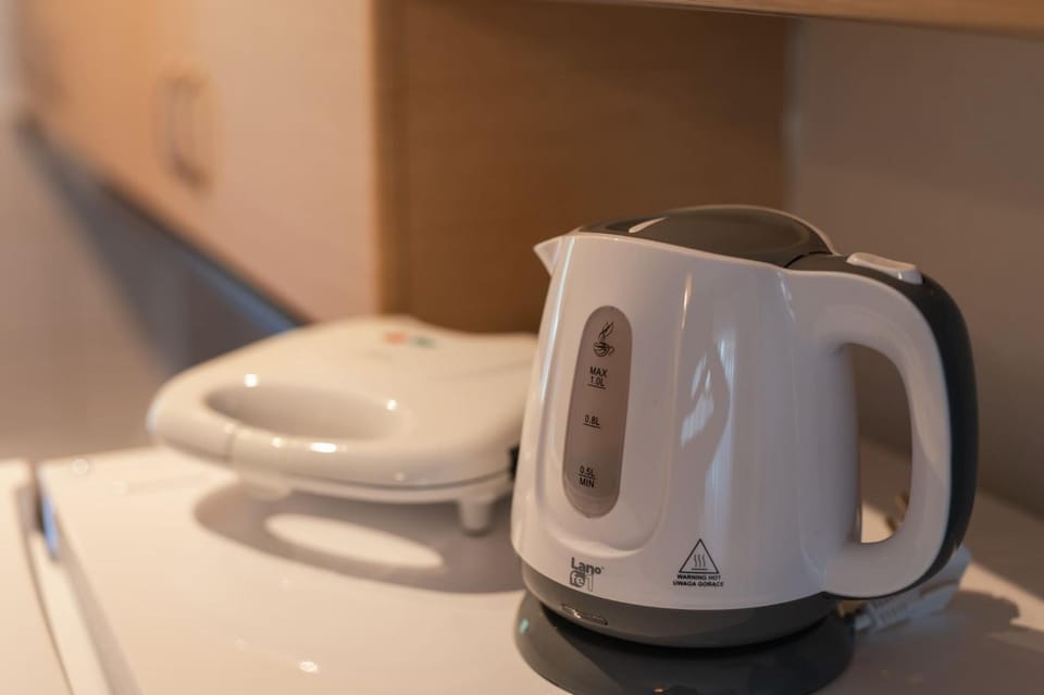 Coffee/tea facilities, toaster