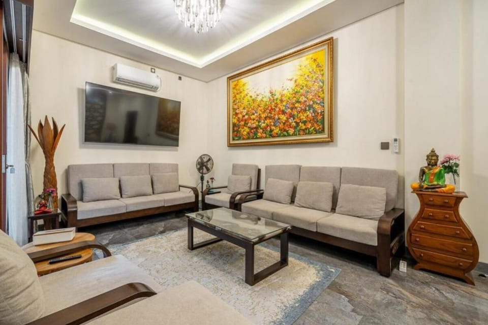 Communal lounge/ TV room, Living room