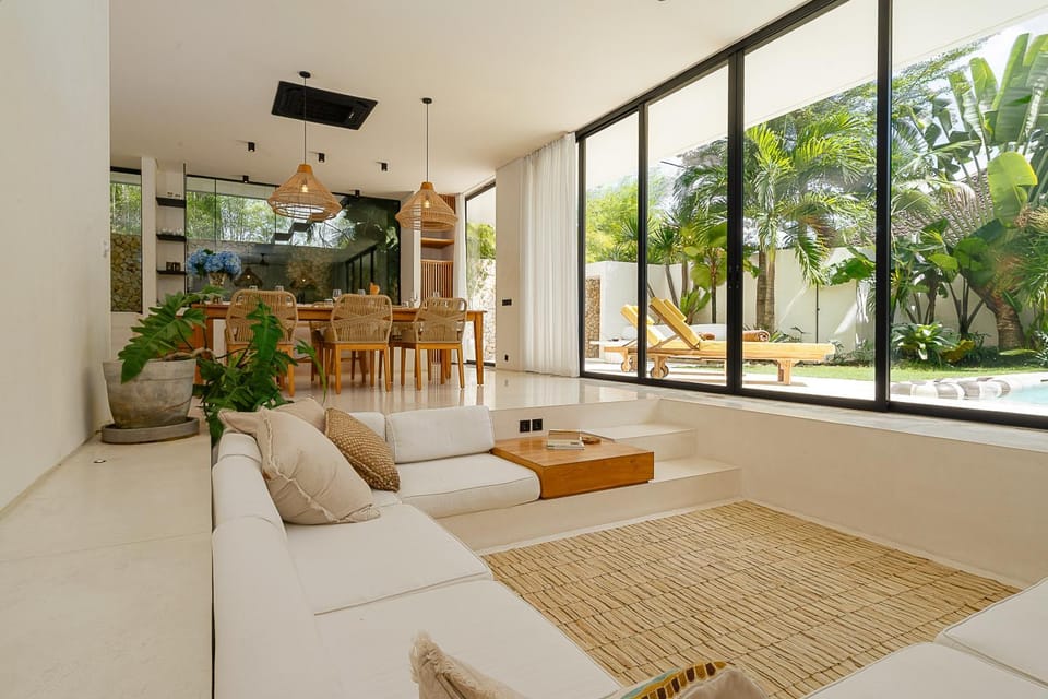 2 bedroom villa with large garden and near Canggu Villa in North Kuta