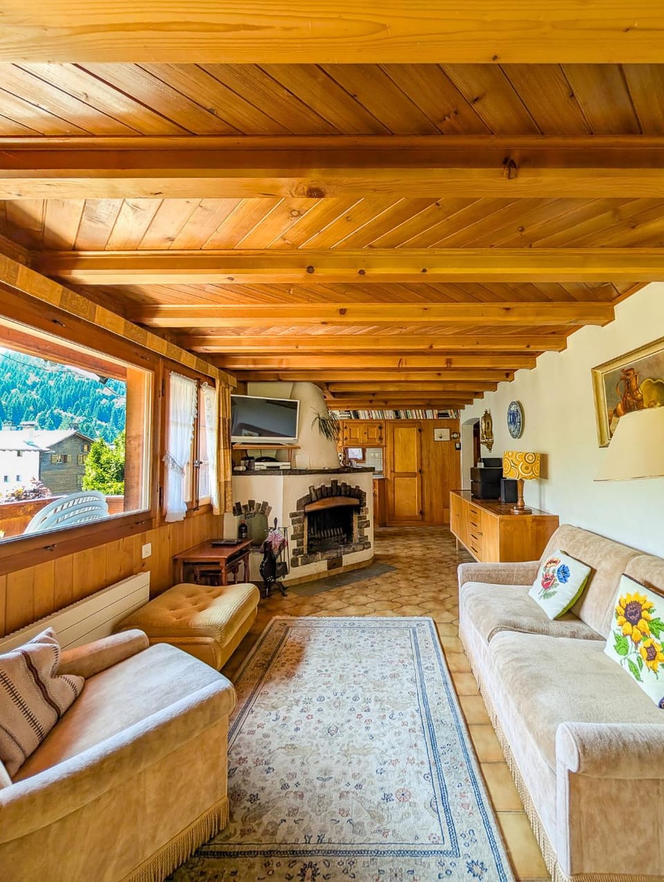 Living room, fireplace