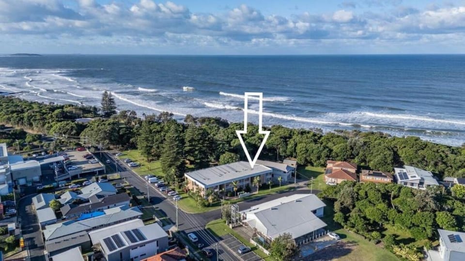 Day, Neighbourhood, Natural landscape, Bird's eye view, Beach, Sea view