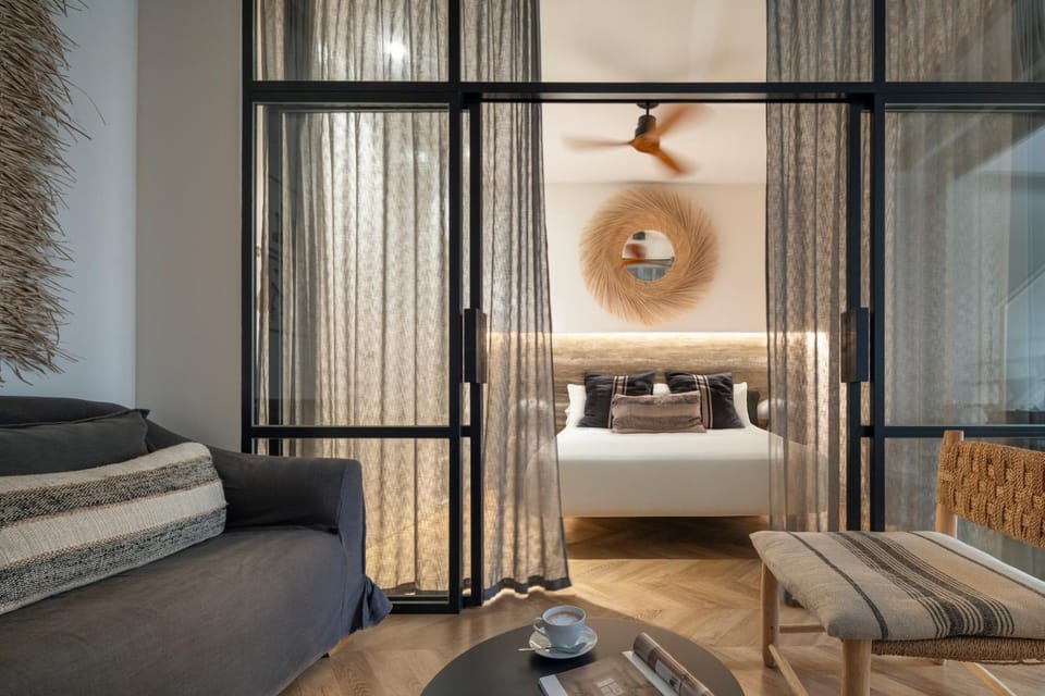 Bed, Living room, Bedroom