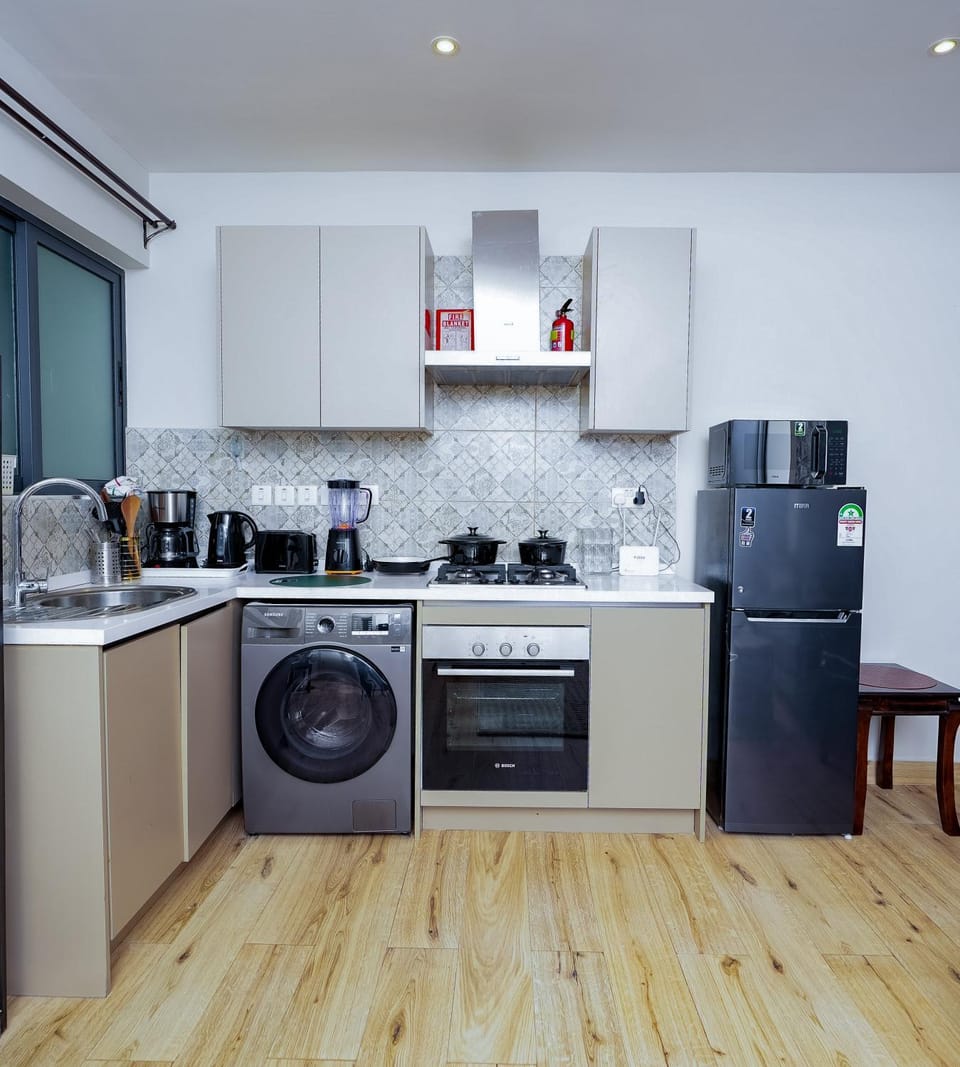 Coffee/tea facilities, Kitchen or kitchenette, oven, stove, washing machine, dryer