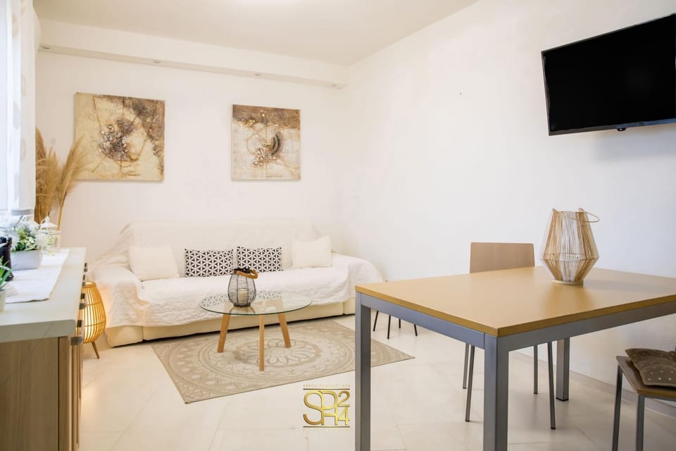 TV and multimedia, Living room, Dining area