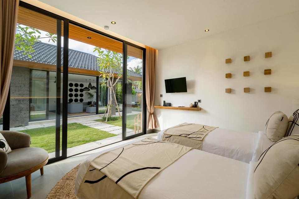 Bed, TV and multimedia, Bedroom, air conditioner