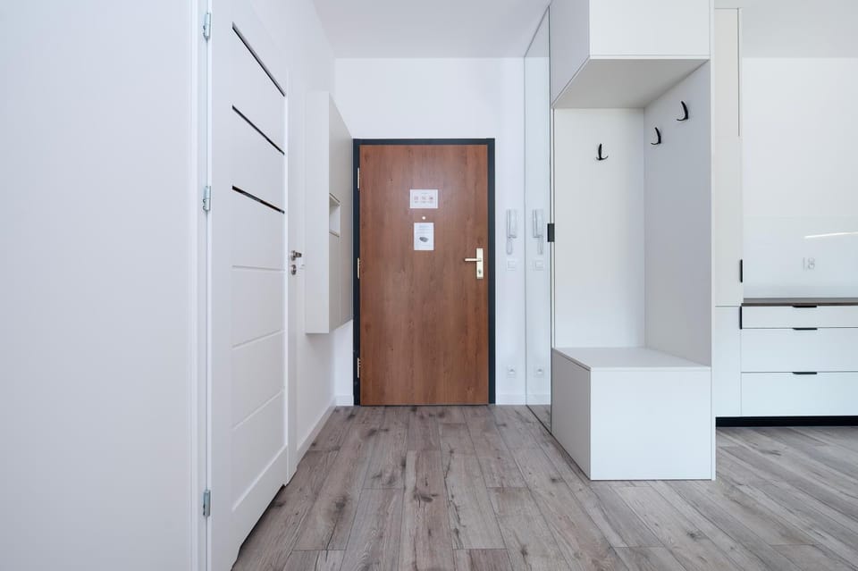 Photo of the whole room, wardrobe
