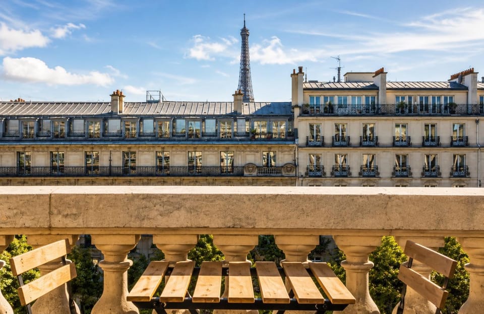 Champs-Élysées Luxury Suite Apartment in Paris