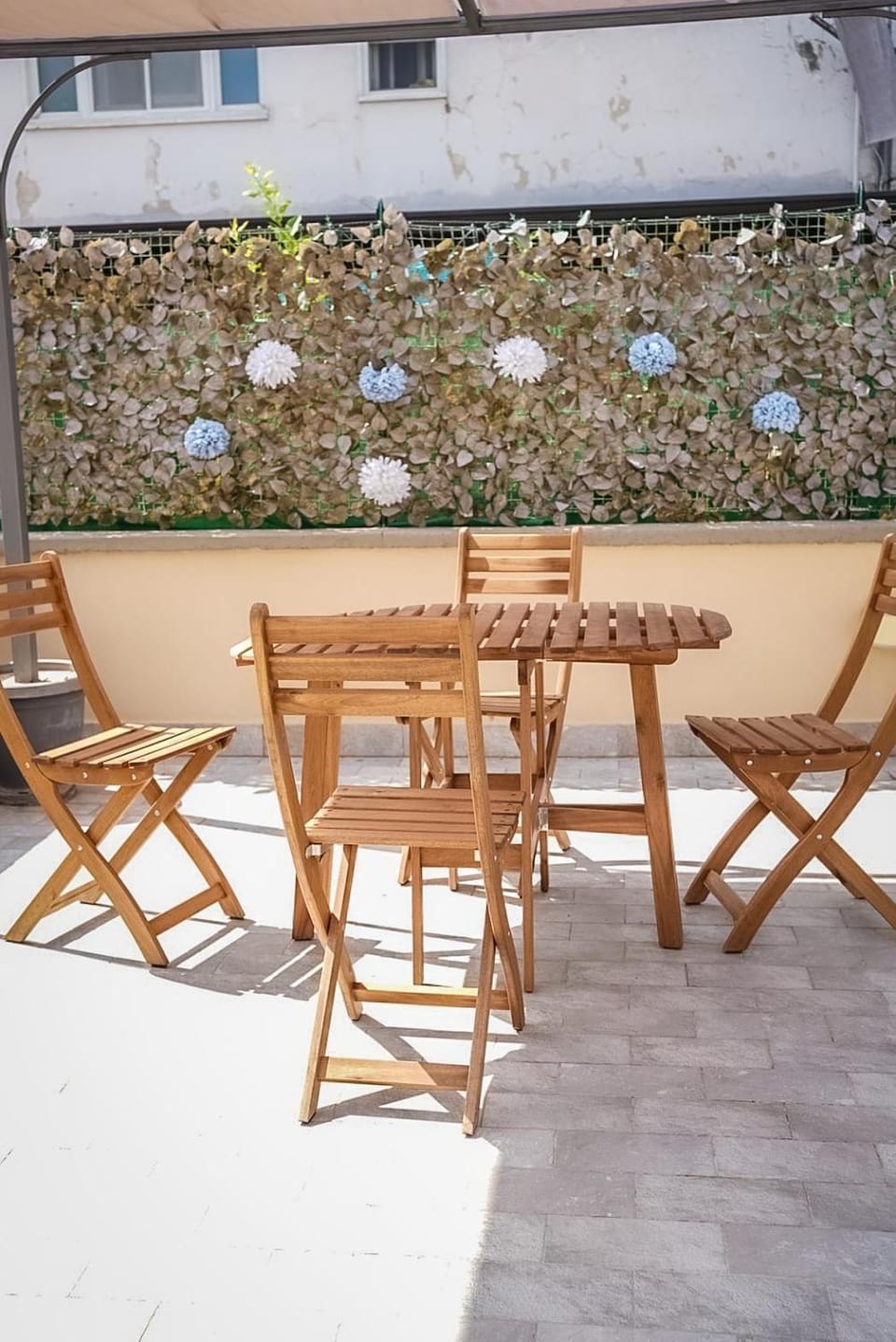 Patio, Day, Balcony/Terrace, Dining area