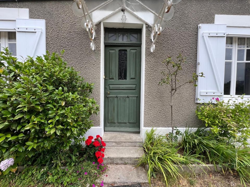 Facade/entrance, Garden