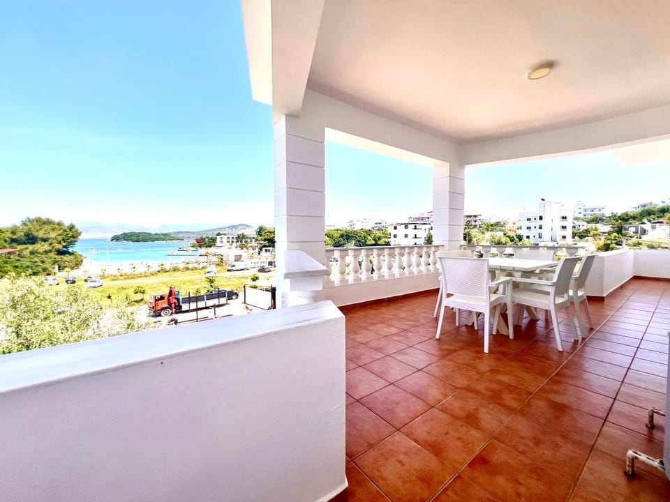 Natural landscape, Balcony/Terrace, Seating area, Sea view