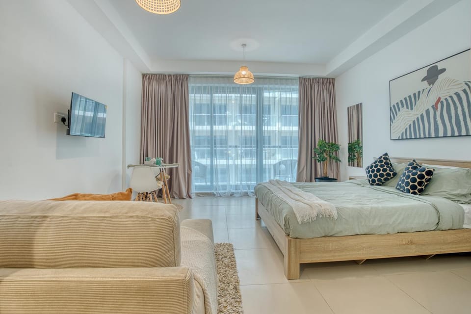 Bed, TV and multimedia