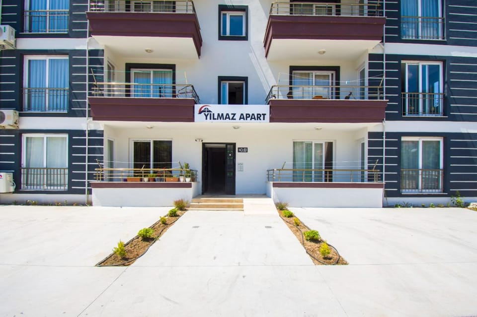 Property building, Facade/entrance, Day, Street view