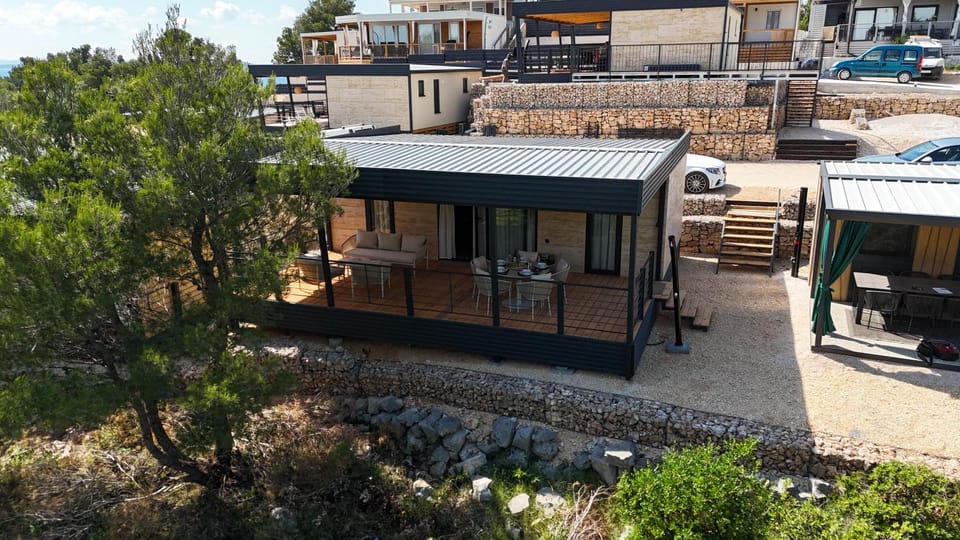 Property building, Day, Parking