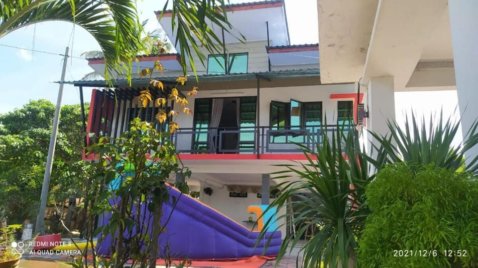 Village Homestay Kuala Besut near Perhentian Island Jetty House in Besut