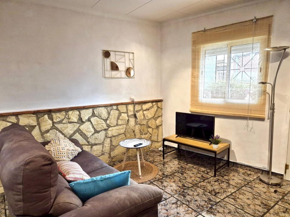 TV and multimedia, Seating area, internet, air conditioner