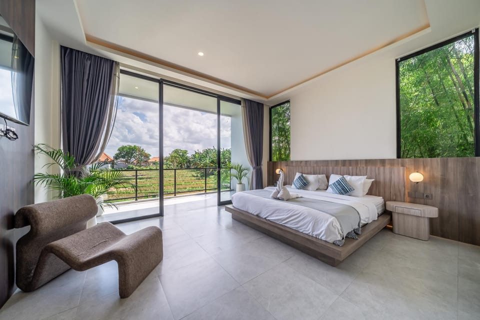 Bed, View (from property/room), Living room, Photo of the whole room, Seating area, Bedroom, towels