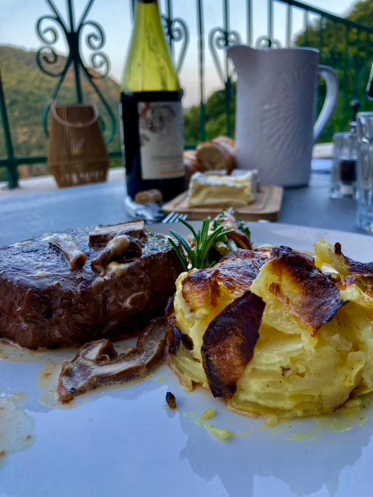 Domaine l'Esquiròu - L'Insolite PALLAS Bed and Breakfast in Provence