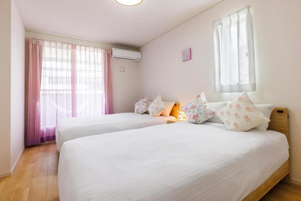 那覇空港から15分DMM水族館とイーアス豊崎近く最大10名oKの南部リゾート宿OKS inn Apartment in Okinawa Prefecture