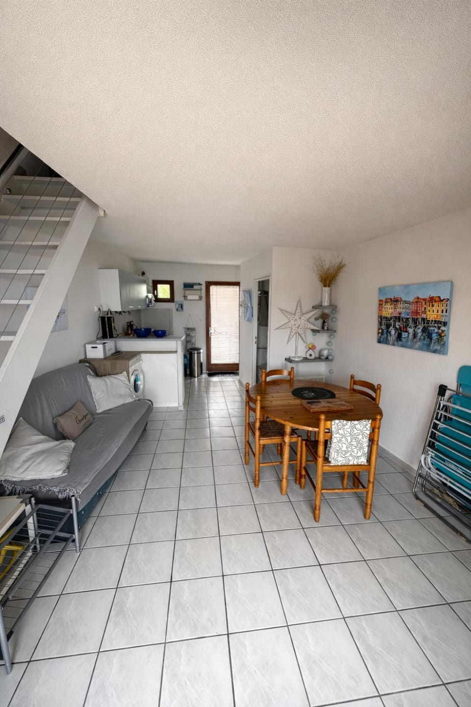 Living room, Dining area