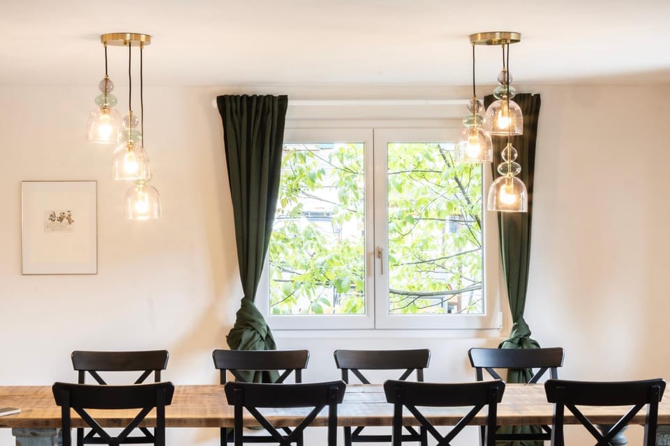 Seating area, Dining area