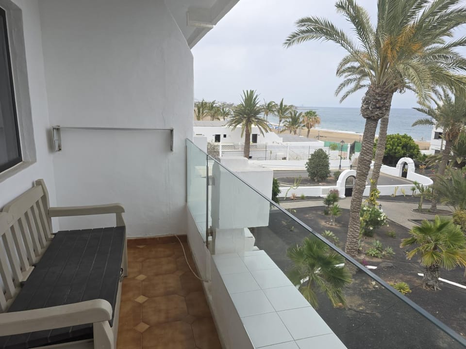 Property building, Garden, Balcony/Terrace, Garden view, Sea view