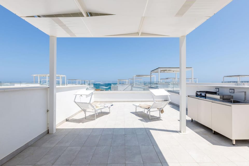 Patio, Day, Natural landscape, View (from property/room), Balcony/Terrace, Dining area, Sea view, sunbed