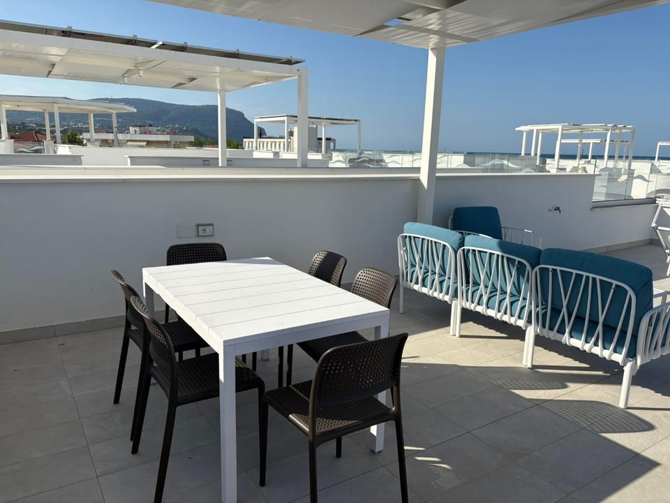 Day, View (from property/room), Balcony/Terrace, Dining area