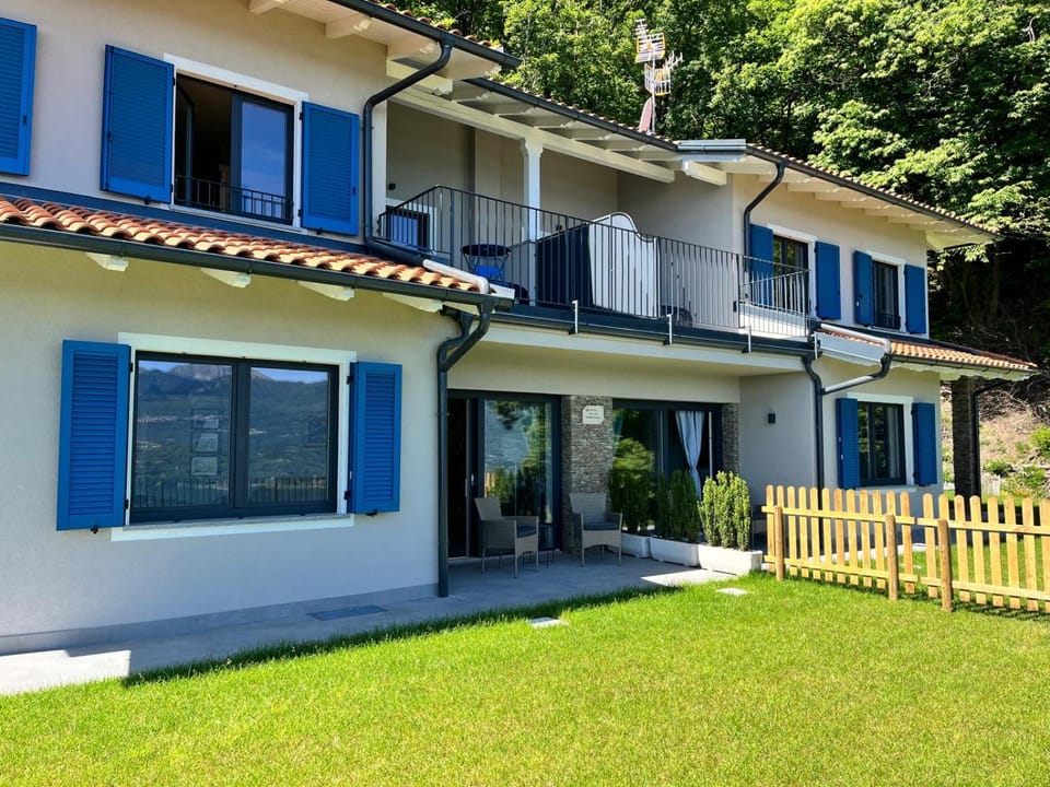Property building, Day, Garden, Garden view