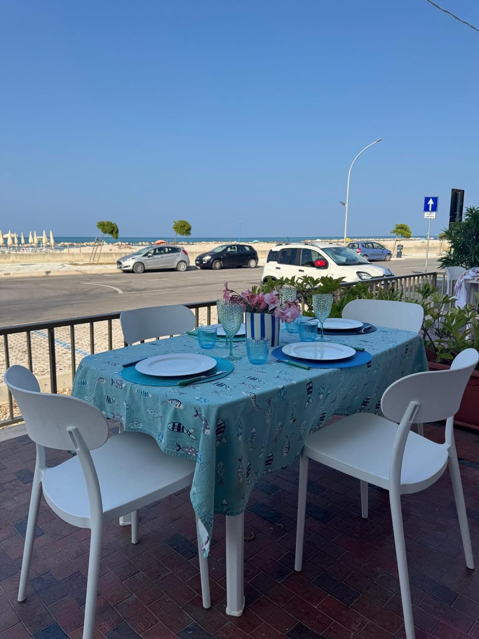 View (from property/room), Balcony/Terrace, Dining area