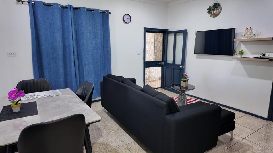 TV and multimedia, Living room, Dining area, air conditioner