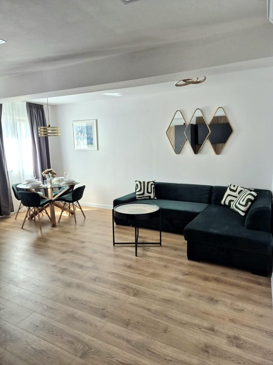 Living room, Dining area