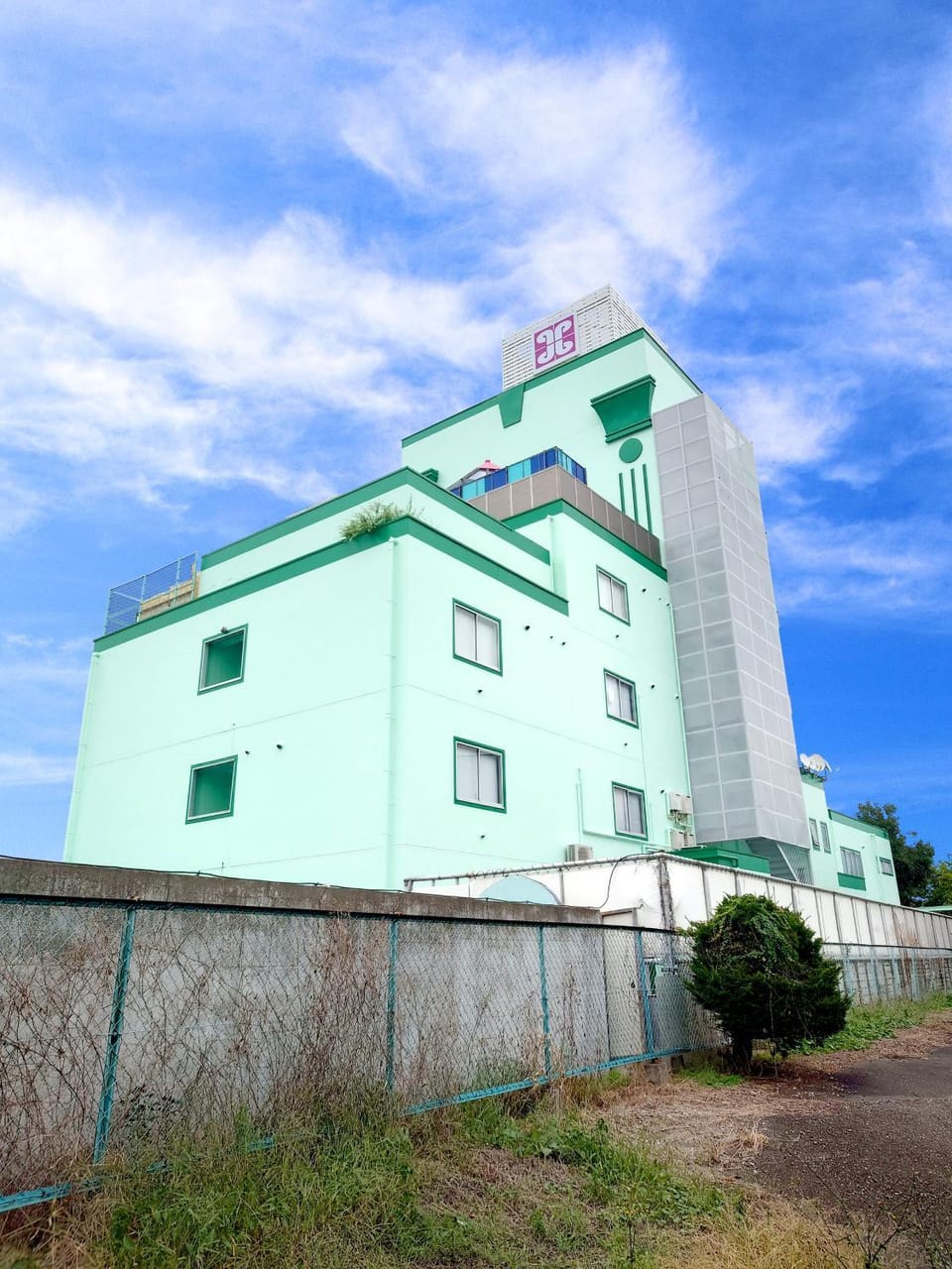 Property building, Day