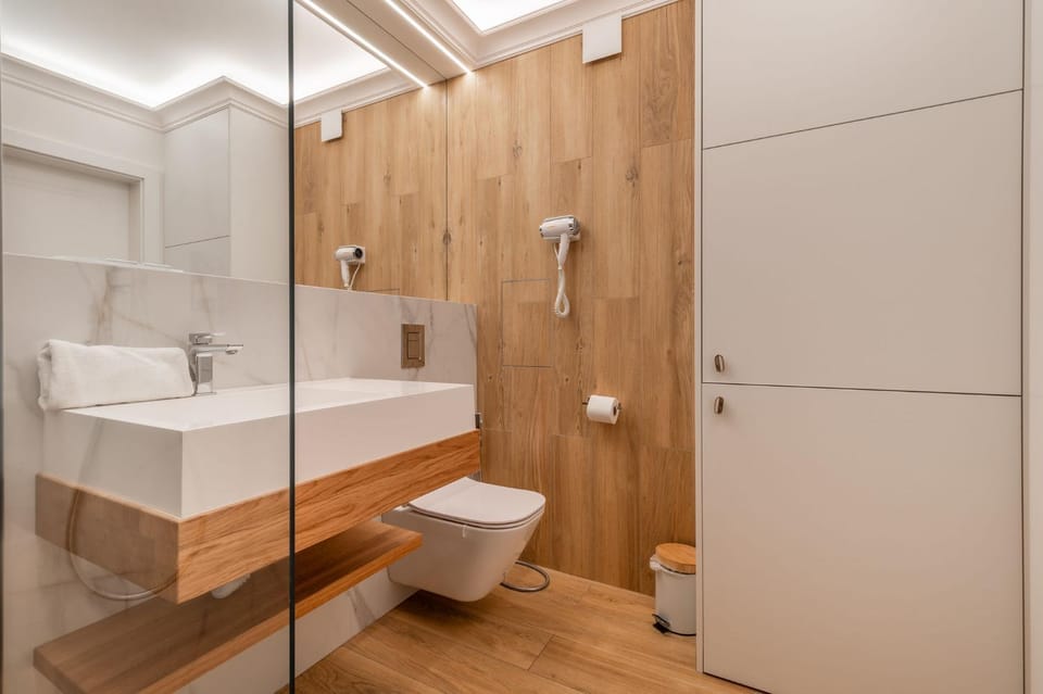 Toilet, Bathroom