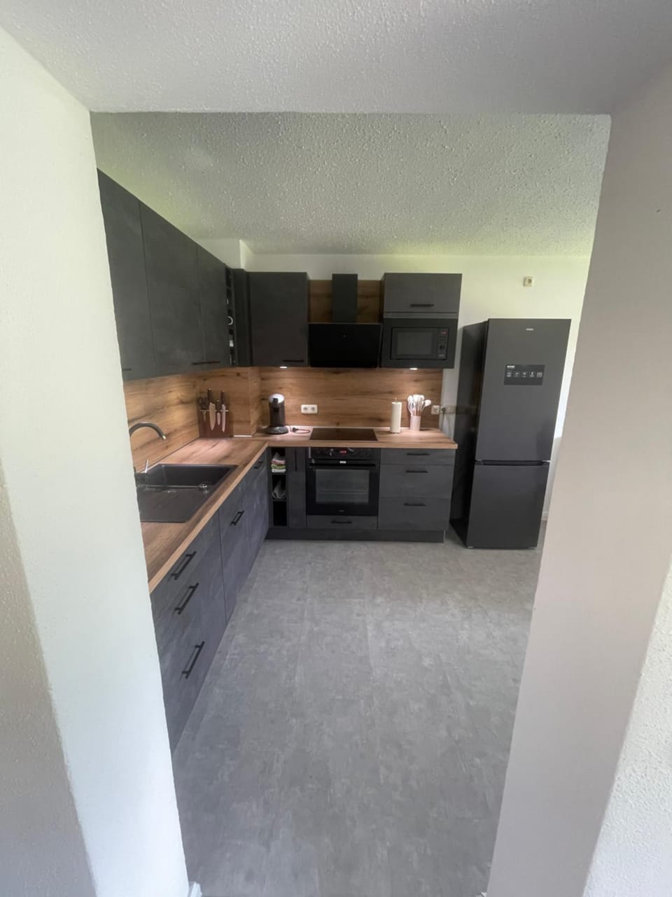 Kitchen or kitchenette, Dining area, stove