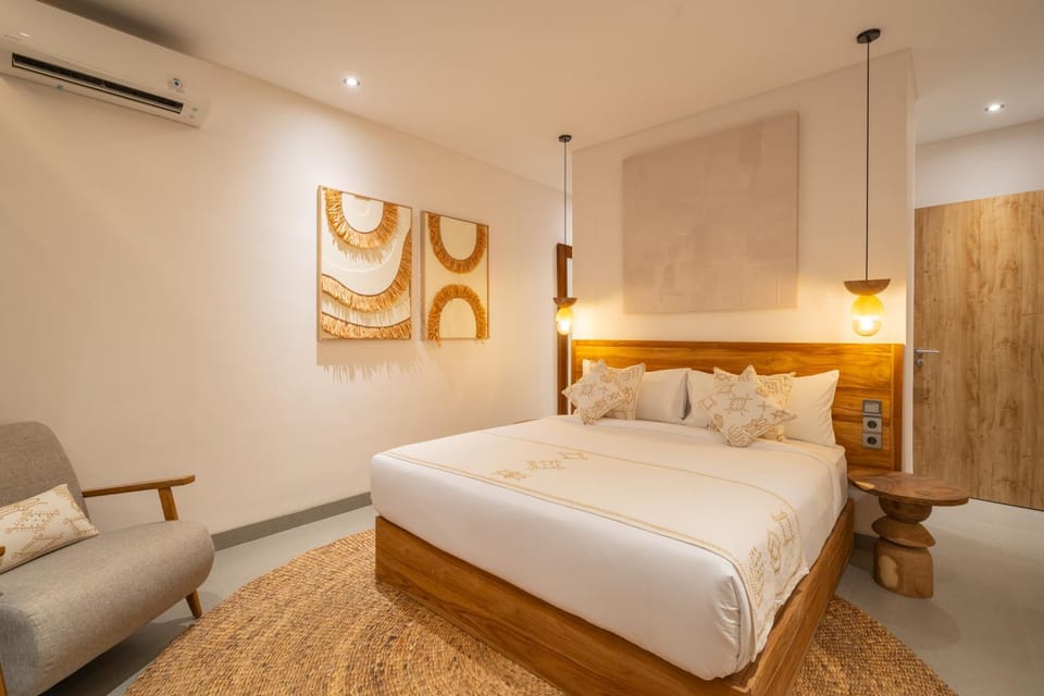 Bed, Photo of the whole room, Bedroom, internet, air conditioner