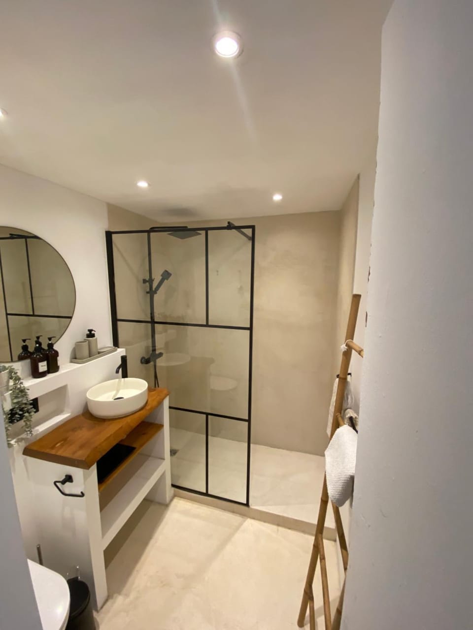 Shower, Bathroom, towels