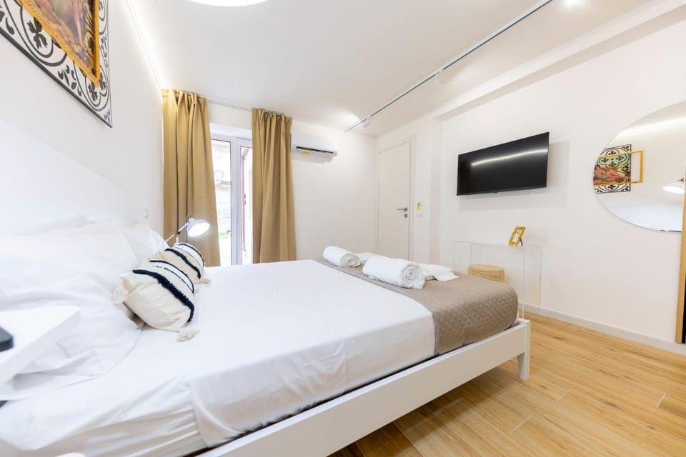 TV and multimedia, towels, air conditioner